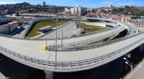 A multi-level road construction ensures a smooth flow of traffic.